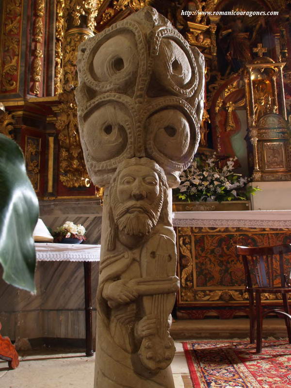 DETALLE DE LA COLUMNA-ESTATUA